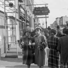 Pedestrians walking on Pennsylvania Avenue, circa 1948. Paul Henderson, HEN.00.B1-111.